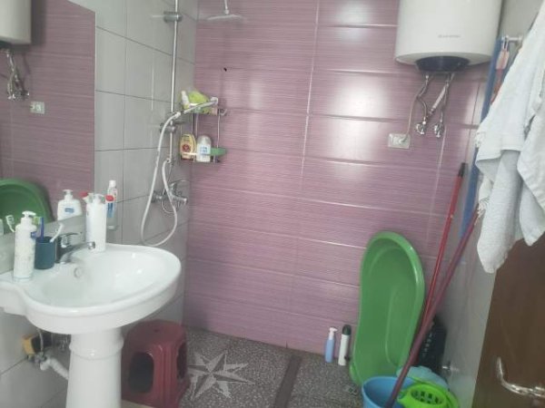 Tirane, jepet me qera Kati 1, 117 m² 450 Euro (Mihal Grameno)