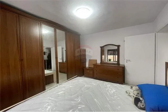 Tirane, jepet me qera apartament 2+1 Kati 4, 65 m² 400 Euro (Bulevardi "Zhan D'Ark")