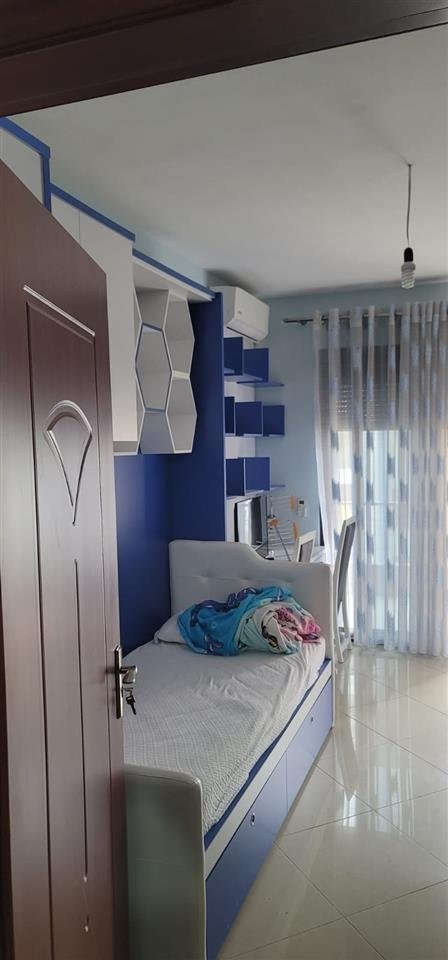 Tirane, jepet me qera apartament 2+1 Kati 4, 110 m² 440 Euro (astir)