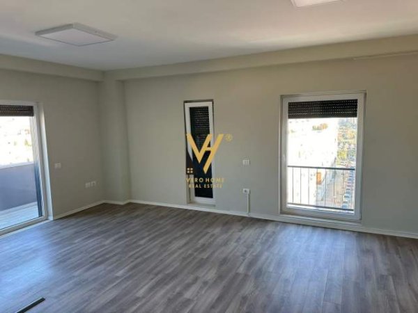 Tirane, jepet me qera zyre Kati 6, 110 m² 700 Euro (STACIONI I TRENIT)