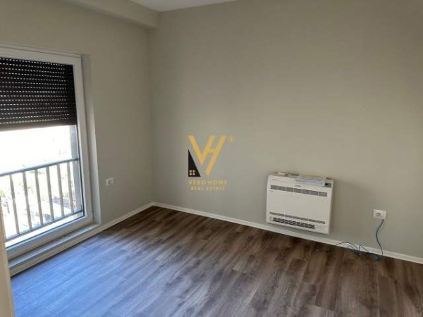 Tirane, jepet me qera zyre Kati 6, 110 m² 700 Euro (STACIONI I TRENIT)