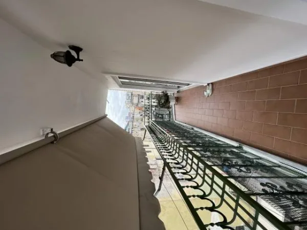 Tirane, jepet me qera apartament 2+1+BLK Kati 5, 95 m² 450 Euro (Kryqëzimi i 21 Dhjetorit)