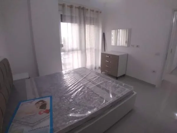 Tirane, jepet me qera apartament 2+1+BLK Kati 3, 90 m² 50.000 Leke (bulevardi kasharit)