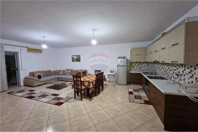 Vlore, shes apartament 2+1+BLK 104 m² 1.400 Euro/m2 (Prane Bulevardit Ismail Qemali)