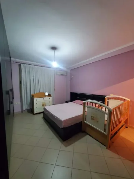 Tirane, jepet me qera apartament 2+1 Kati 3, 100 m² 350 Euro