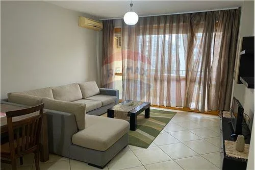 Tirane, jepet me qera apartament 2+1+BLK Kati 2, 600 Euro (Shkolla Kristaq Rama)
