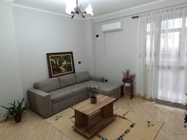 Tirane, jepet me qera apartament 2+1+BLK Kati 2, 105 m² 550 Euro (myslym shyri)