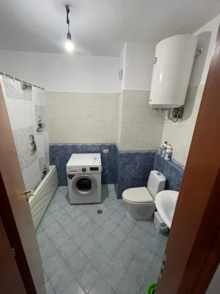 Tirane, jap me qera apartament 1+1 Kati 4, 65 m² 400 Euro (Rruga Dritan Hoxha)