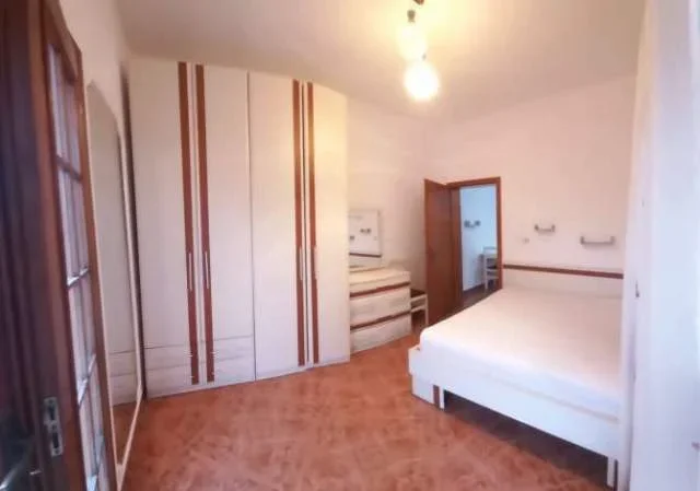 Tirane, jepet me qera Vile 1+1+BLK Kati 2, 65 m² 330 Euro (rruga andon frasheri)