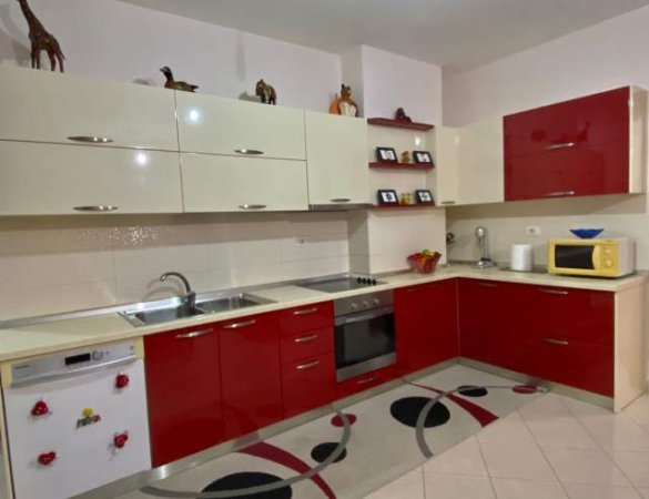 Tirane, jepet me qera apartament 2+1+BLK Kati 3, 88 m² 350 Euro (Rruga e Thesarit)