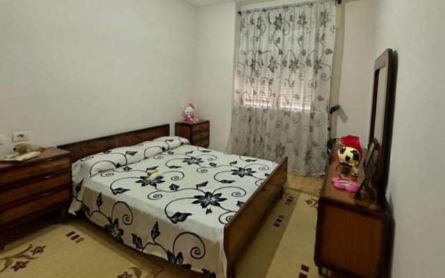 Tirane, jepet me qera apartament 2+1+BLK Kati 3, 88 m² 350 Euro (Rruga e Thesarit)