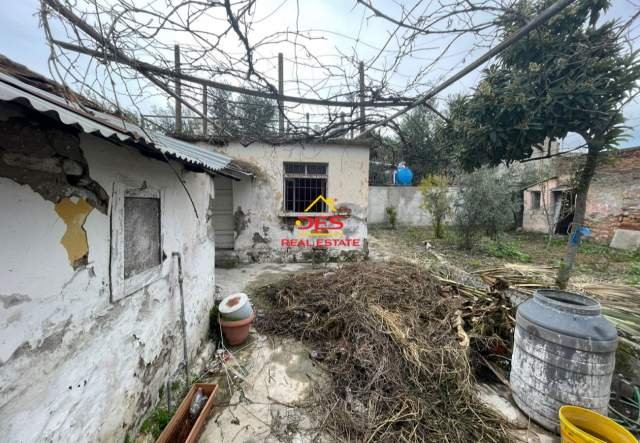 Vlore, shitet shtepi 332 m² 80.000 Euro (Rruga Janaq Kilica,Vlore)