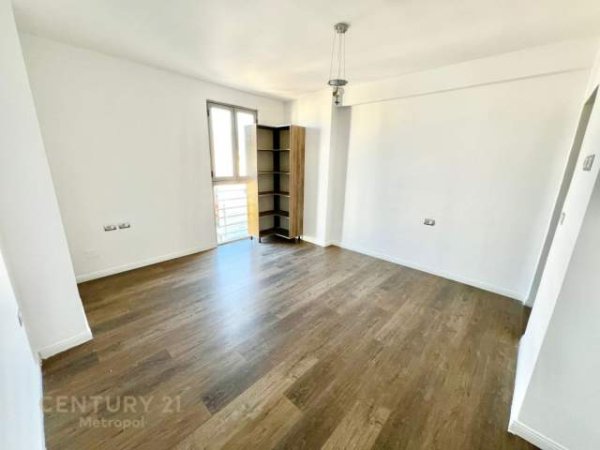 Tirane, shitet apartament 2+1+BLK Kati 7, 90 m² 101.000 Euro (Besim Alla)