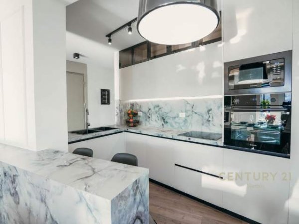 Tirane, Shes Apartament Penthouse 2+1+2+BLK 517 m² 450.000 Euro (Astiri)