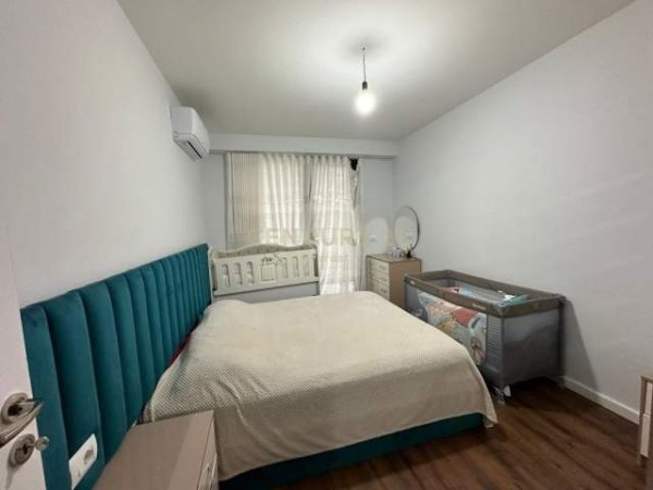 Tirane, shes apartament 1+1 Kati 5, 81 m² 130.000 Euro (Ish fusha aviacionit)