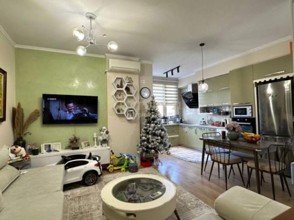 Tirane, shitet apartament 1+1+A Kati 5, 65 m² 147.000 Euro (Marko Bocari)