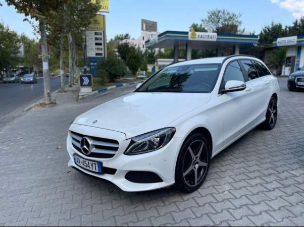 Tirane, shes makine Mercedes Benz Viti 2017, 17.000 Euro