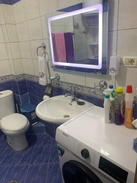 Korce, jepet me qera apartament 1+1+BLK Kati 2, 70 m² 60 Euro (Pazar i vjeter)