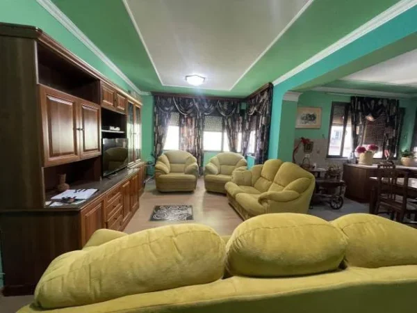 Tirane, jepet me qera apartament 2+1+BLK Kati 7, 1.100 Euro