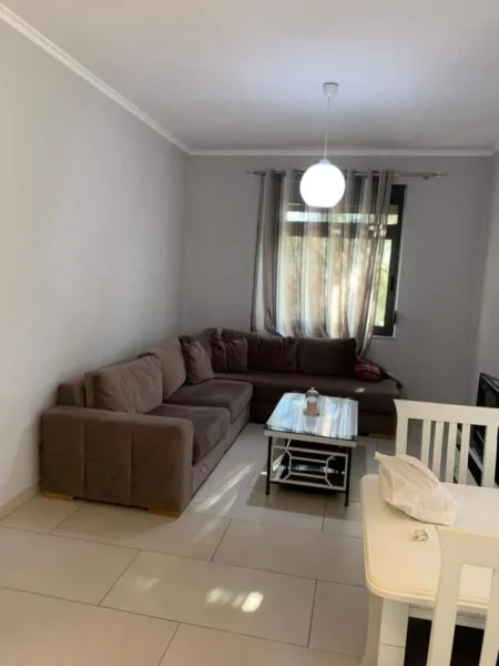 Tirane, jepet me qera apartament 1+1+BLK Kati 5, 70 m² 350 Euro (LIqeni)
