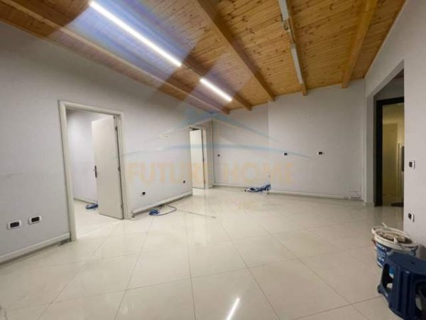 Tirane, jepet me qera ambjent biznesi Kati 10, 107 m² 1.300 Euro (Rruga e Kavajes)