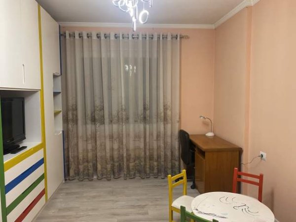 Tirane, jepet me qera apartament 2+1 Kati 6, 102 m² +2 Parkime 70 000 lekë (Bedri Karapici)