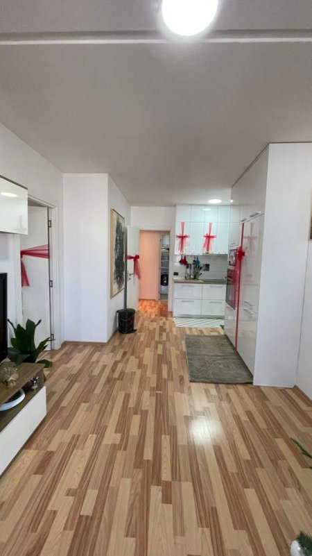 Tirane, jepet me qera apartament Kati 8, 115 m² 600 Euro (Astir)