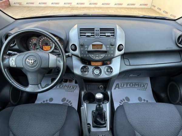 Tirane, shes xhip Toyota rav4 Viti 2007, 6.600 Euro