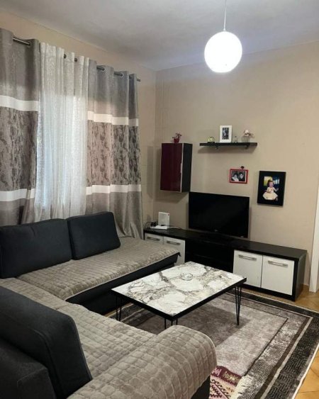 Tirane, shitet Vile Kati 1, 385 m² 175.000 Euro (Qtu)