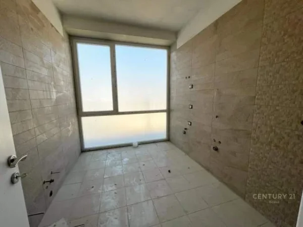 Tirane, shitet apartament 2+1 Kati 4, 106 m² 158.000 Euro (4 Deshmoret)