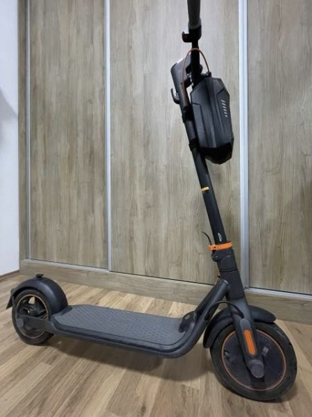 Tirane, shes Scooter Ninebot F40 40.000 Leke