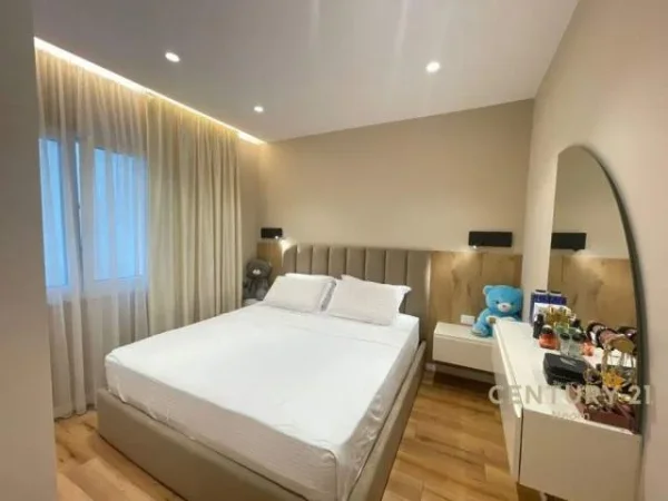 Tirane, jepet me qera apartament 1+1+BLK Kati 2, 86 m² 600 Euro (Liqeni i Thate)