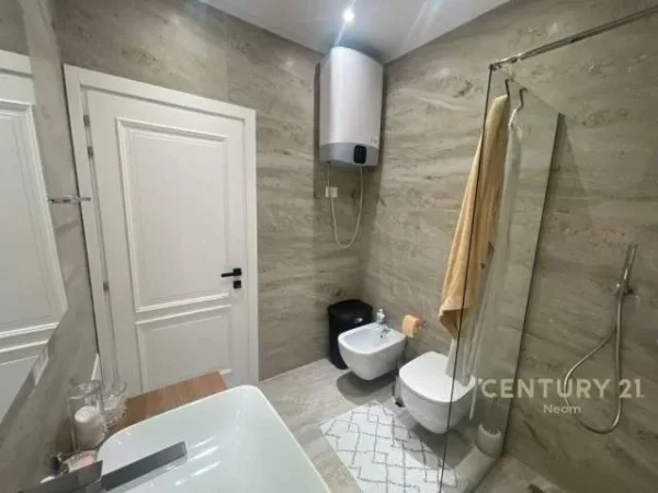 Tirane, jepet me qera apartament 1+1+BLK Kati 2, 86 m² 600 Euro (Liqeni i Thate)