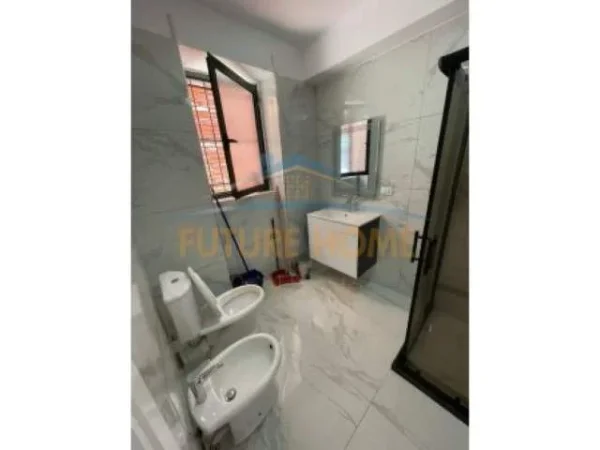 Tirane, jepet me qera apartament 1+1+BLK Kati 1, 78 m² 650 Euro (Rruga e Kavajes)