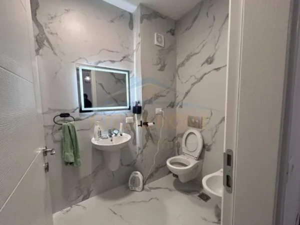 Tirane, jepet me qera apartament 2+1+BLK Kati 6, 100 m² 600 Euro