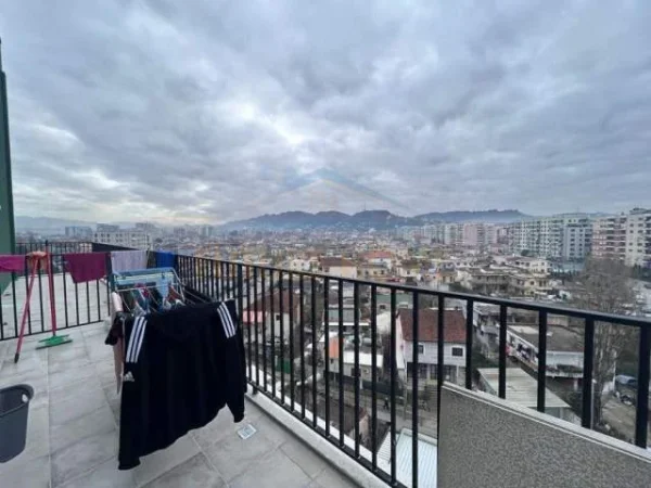 Tirane, jepet me qera apartament 2+1+BLK Kati 6, 100 m² 600 Euro