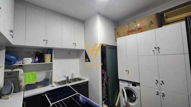 Tirane, shitet dyqan Kati 0, 15 m² 70.000 Euro (BLLOKU)