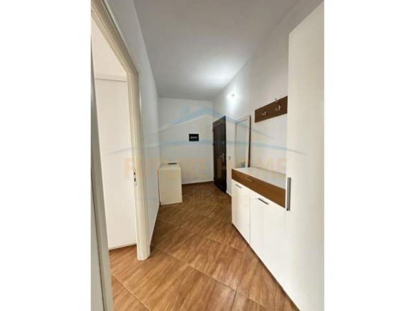 Tirane, shitet apartament 2+1 Kati 8, 100 m² 126.000 Euro (UNAZA E RE)