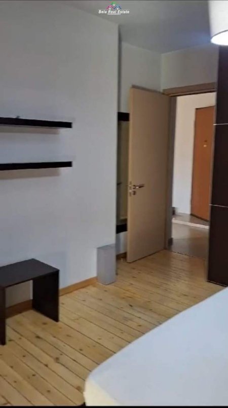 Tirane, jepet me qera apartament 1+1+BLK Kati 6, 77 m² 500 Euro (Komuna e Parisit)