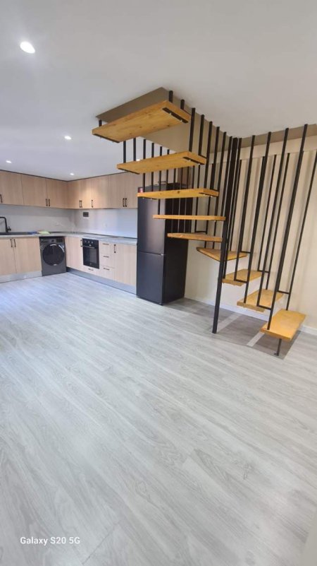 Tirane, jepet me qera 85 m² 600 Euro (Liqeni i Thate)