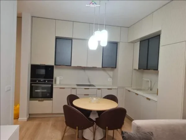 Tirane, jepet me qera apartament 2+1 Kati 4, 84 m² 800 Euro (21 dhjetori)