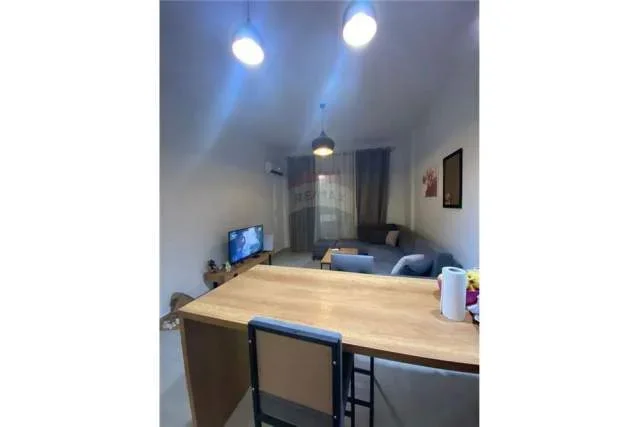 Tirane, jepet me qera apartament 1+1+BLK Kati 7, 67 m² 750 Euro