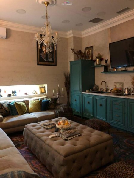 Tirane, jepet me qera ambjent biznesi Kati -1, 35 m² 500 Euro (ura e tabakeve)