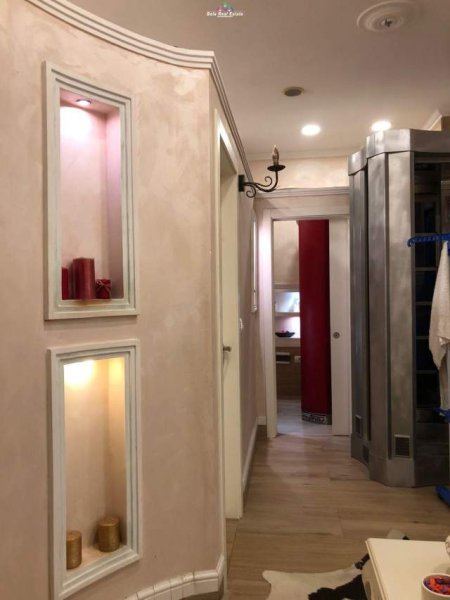 Tirane, jepet me qera ambjent biznesi Kati -1, 35 m² 500 Euro (ura e tabakeve)