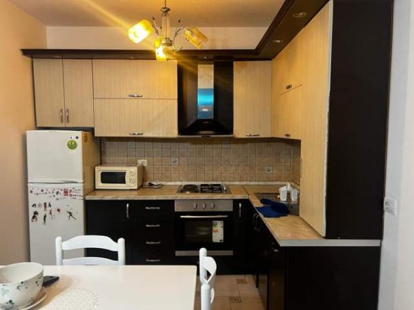 Tirane, jepet me qera apartament 2+1+A+BLK Kati 9, 120 m² 700 Euro (Bllok)