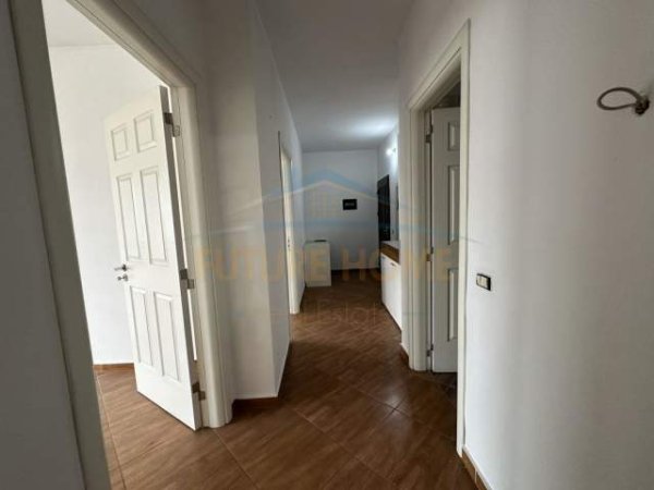 Tirane, shitet apartament 2+1+BLK Kati 8, 100 m² 126.000 Euro (Unaza e Re)