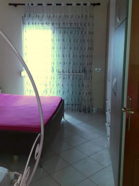 Vlore, shitet apartament 1+1 Kati 4, 75 m² 75.000 Euro (Bulevard Kryesor)