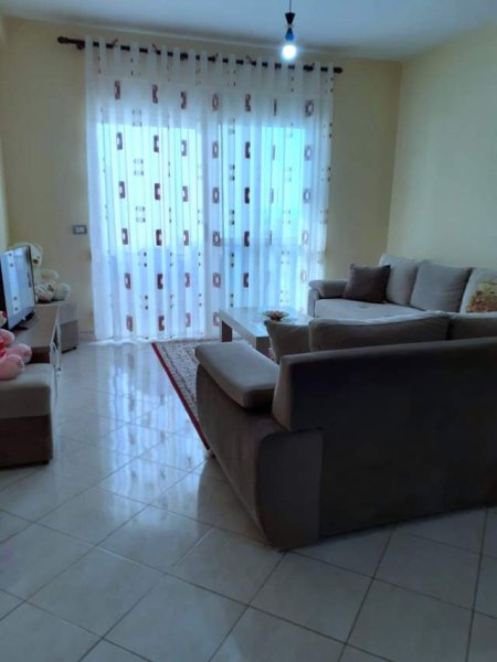 Vlore, shitet apartament 1+1 Kati 4, 75 m² 75.000 Euro (Bulevard Kryesor)