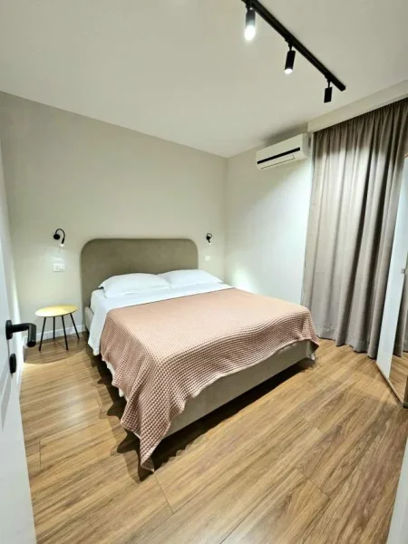 Tirane, jepet me qera apartament 1+1+BLK Kati 2, 45 m² 50 Euro (Rruga Sulejman Pasha)