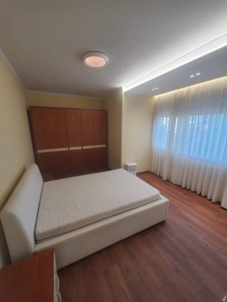 Tirane, jepet me qera apartament 2+1+A+BLK Kati 8, 140 m² 1.500 Euro (rruga pjeter bogdani)